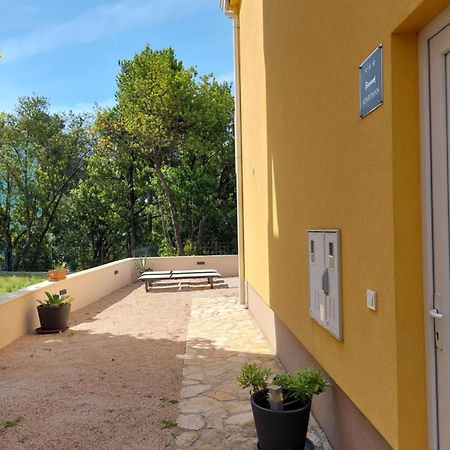 Spacious Apartment Close To The Sea In Split Area Kaštela Kültér fotó