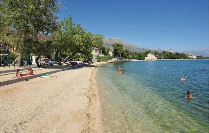 Spacious Apartment Close To The Sea In Split Area Kaštela Kültér fotó